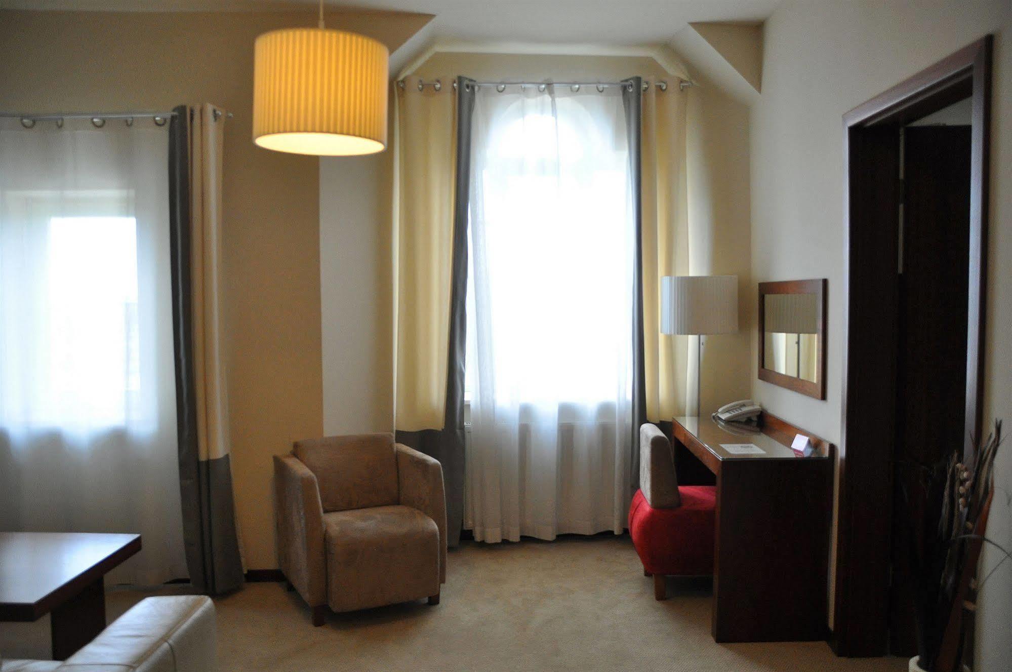 Hotel Atrium Елблаг Екстериор снимка