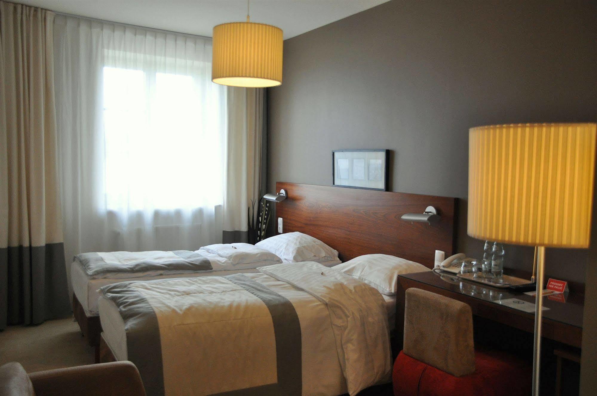 Hotel Atrium Елблаг Екстериор снимка