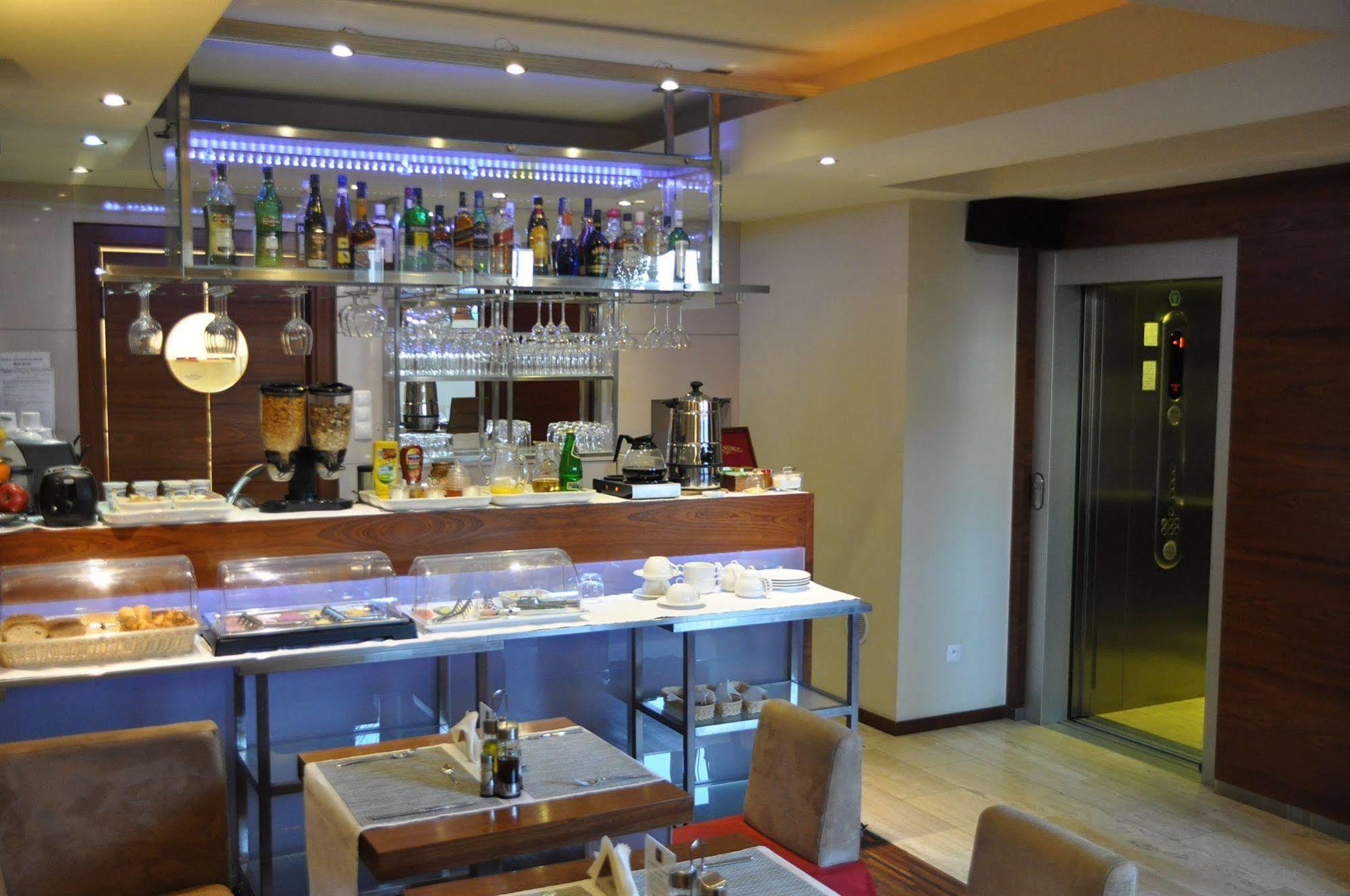 Hotel Atrium Елблаг Екстериор снимка