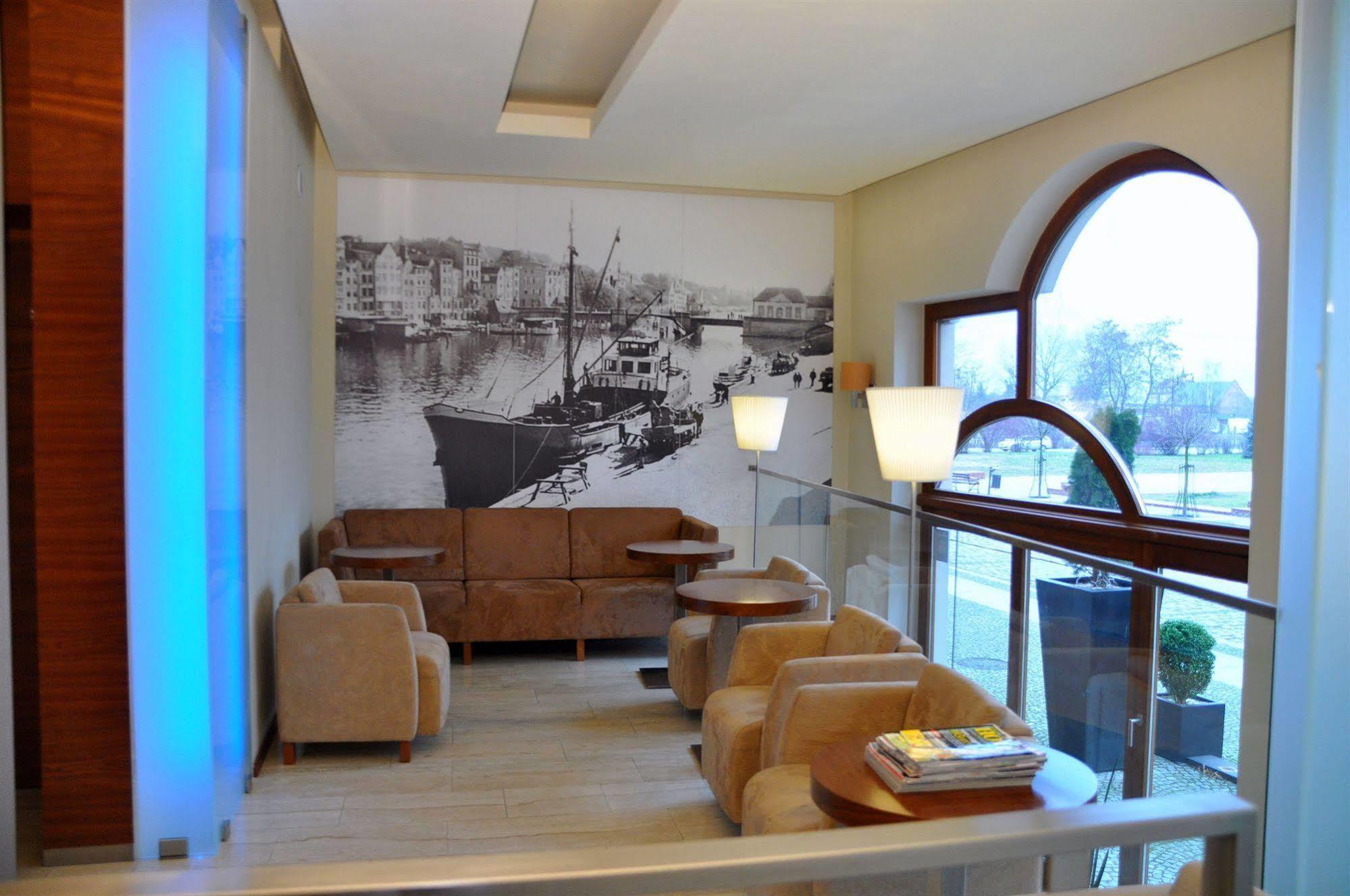 Hotel Atrium Елблаг Екстериор снимка